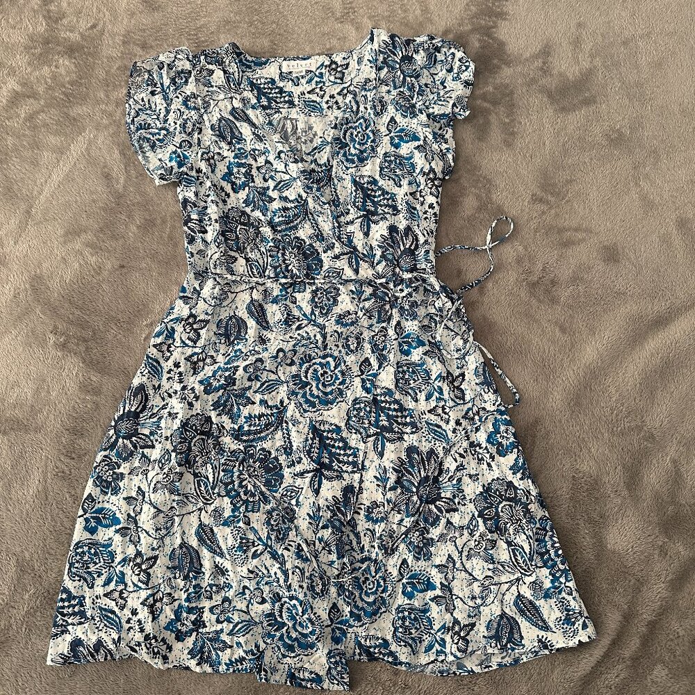 NWT Velvet by Graham And Spencer Blue Floral Wrap Dress SMALL Flutter Sleeve